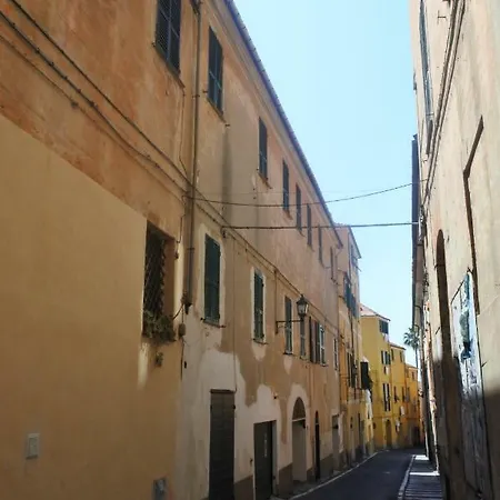 Isabel Casa Al Mare