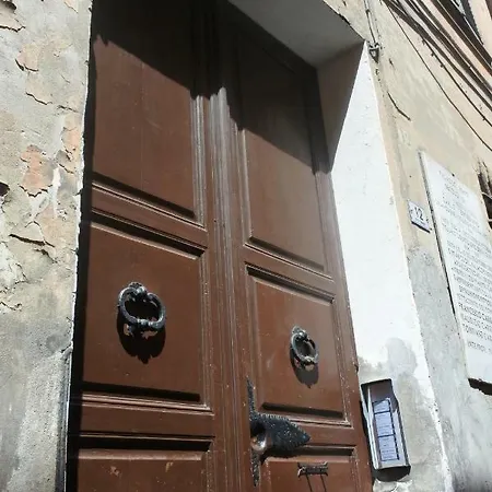 Isabel Casa Al Mare Imperia